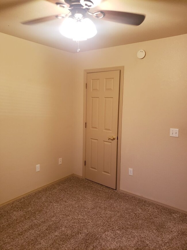 Photo - Northwoods Condo - 2 bed / 1 bath with assigned parking