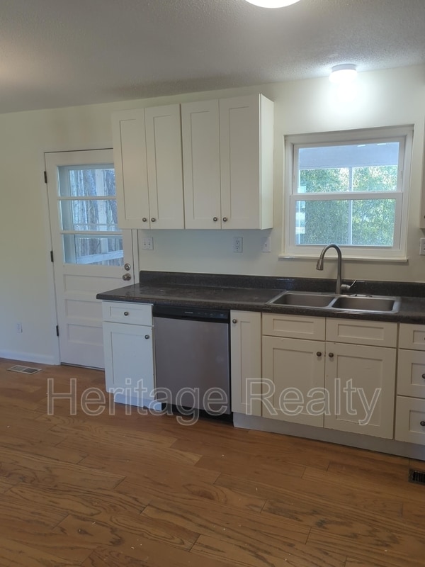 Photo - 1304 E Woodshire Dr