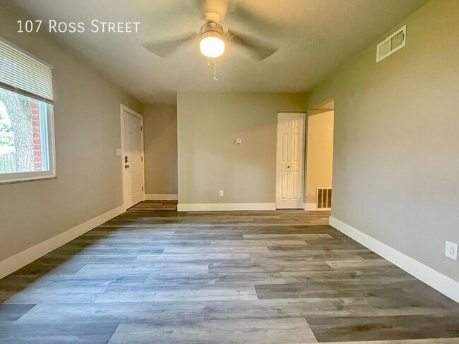 Spacious, Newly Renovated 2-Bedroom Townhome! - Spacious, Newly Renovated 2-Bedroom Townhome!