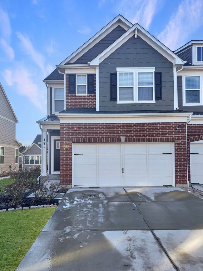 Like New 3 bedroom 2.5 bath Townhome in Bl... - Like New 3 bedroom 2.5 bath Townhome in Bl...