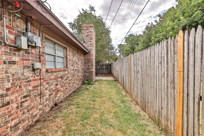 Photo - 4305 52nd St Unit A