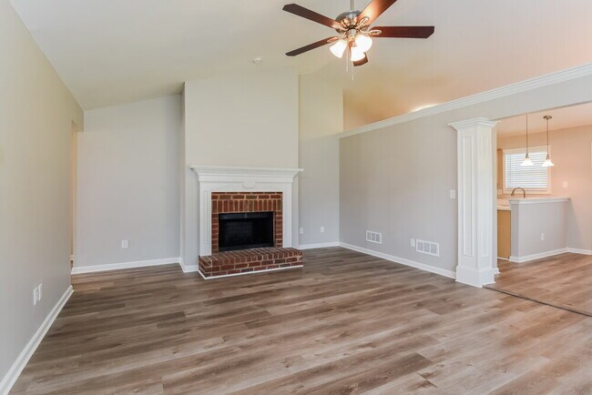 Photo - 1442 Paddocks Ct