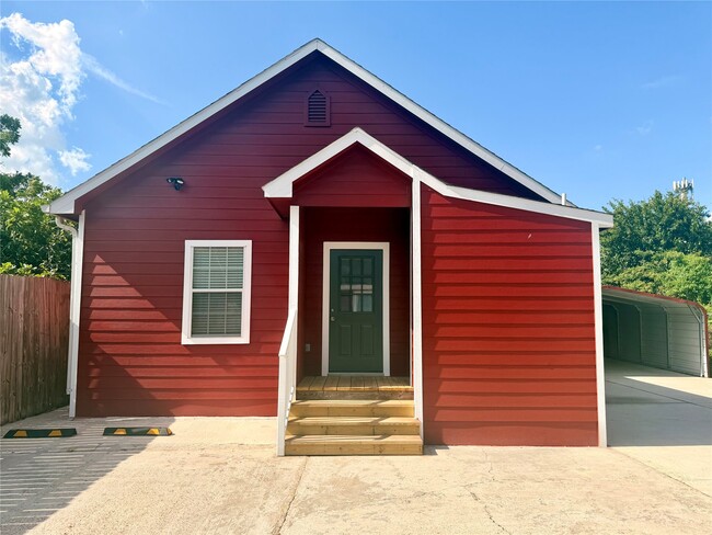 Building Photo - 1147 Norham St