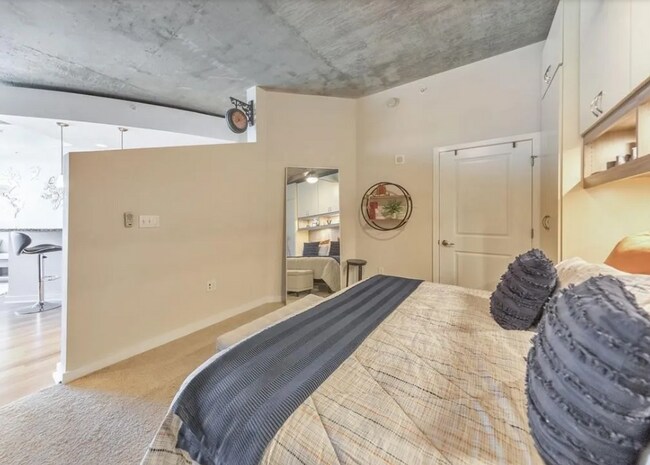 Photo - 400 W Peachtree St NW Unit Downtown Luxury Condo