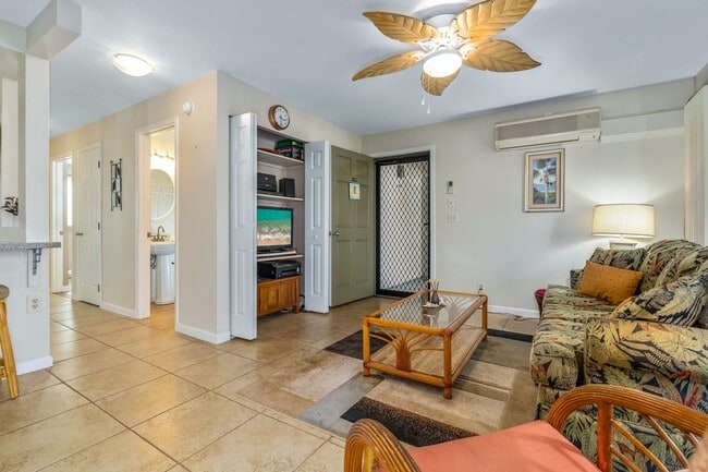 Photo - Fully Furnished 2 Bed/1.5 Bath, Maui Gardens Condo with Resort Amenities and Steps to the Beach!