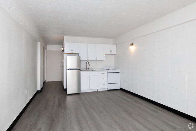 Studio - Dining Room - Chapel View Apartments