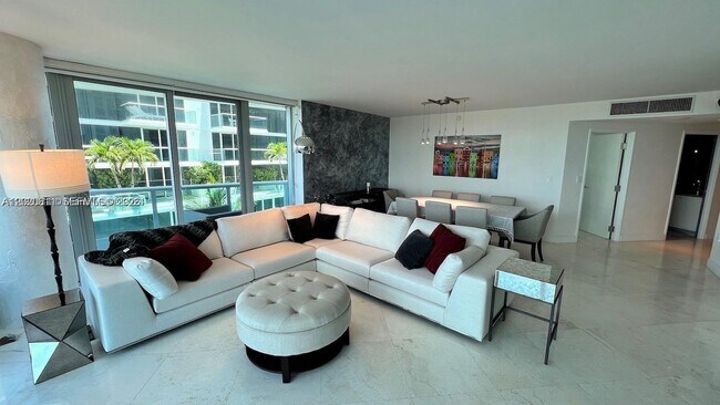 9401 Collins Ave Unidad 603