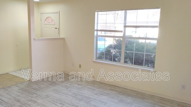 Photo - 44 Holly Dr Unit B