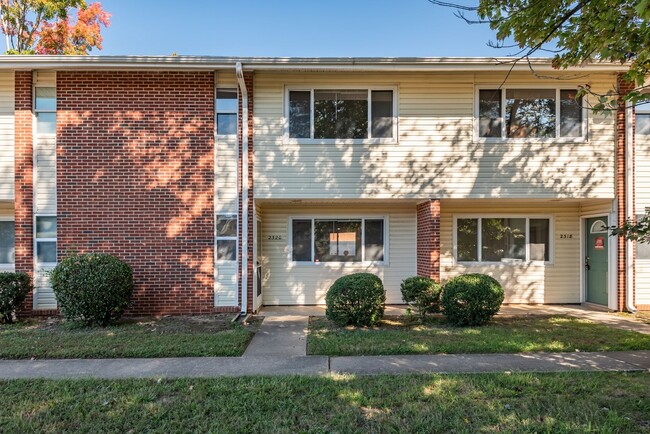 2 bedroom, 2.5 bath townhouse-style condo ... - 2 bedroom, 2.5 bath townhouse-style condo ...