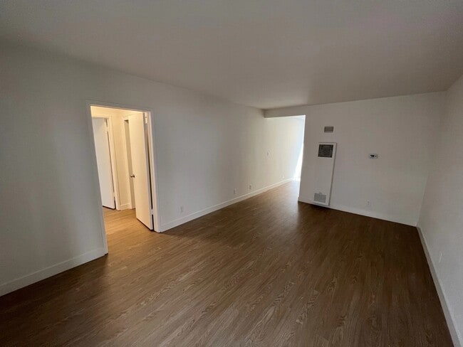 Photo - 12714 Matteson Ave Unidad 1