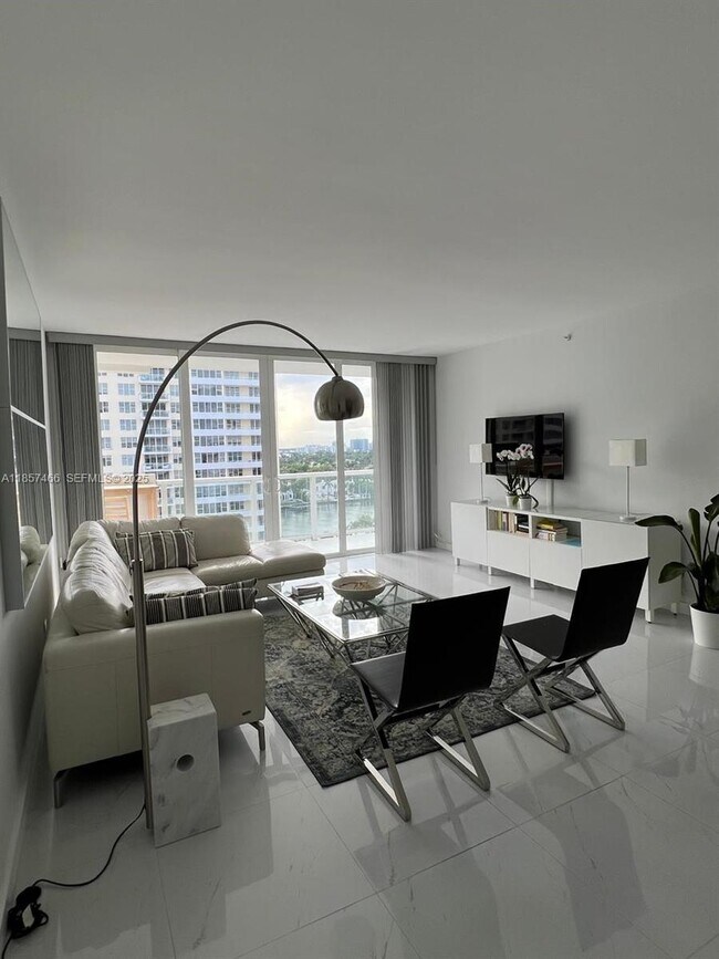 Photo - 5601 Collins Ave Unit 1115