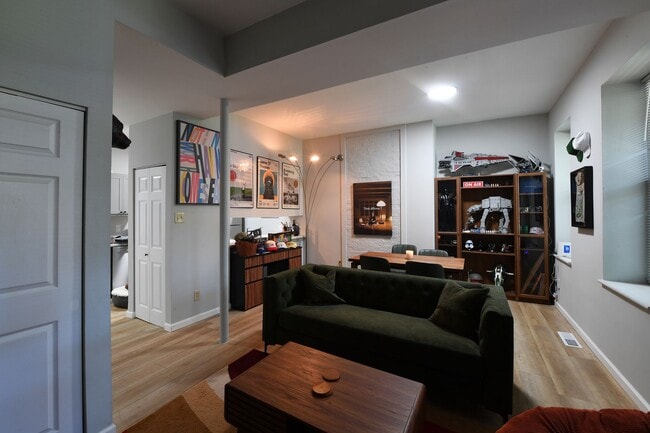 Building Photo - 810 Russell Blvd Unit 810-A Russell