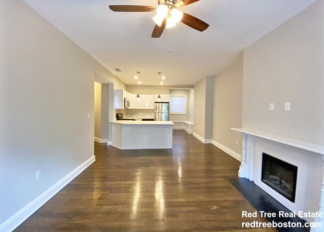 Photo - 14 JFK St Apartments Unit 4