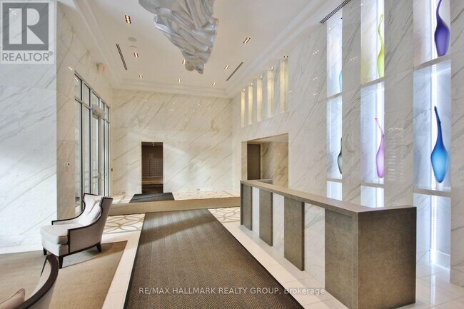 Photo - 111 Champagne Ave S Unité 1711