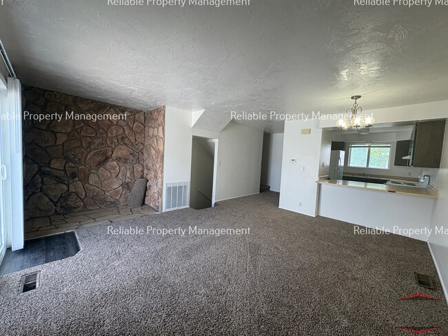1524 Falcon Dr