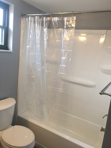 Shower/tub - 3139 Glendale Ave Unidad 2