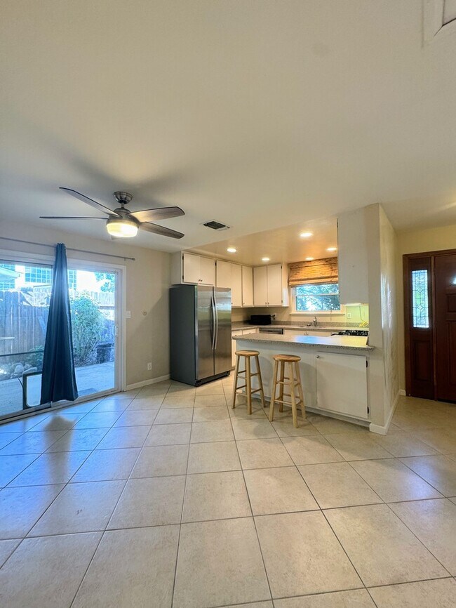 Photo - Charming , Spacious House for Rent in Rocklin