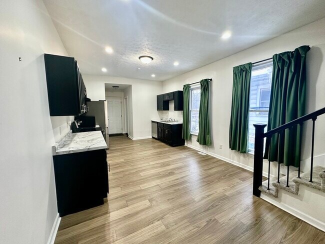 Photo - 49 S Lasalle St