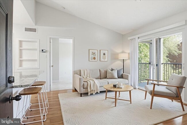 Photo - 3306 Wyndham Cir Unit 331