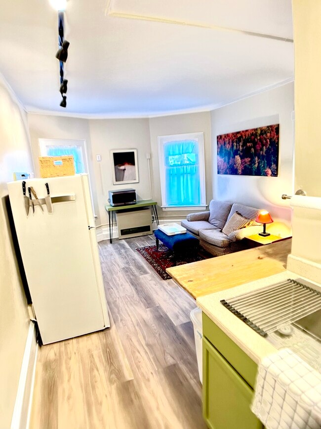 Kitchen/living room - 234 Shelburne Rd Apartments Unit 234 Shelburne 2