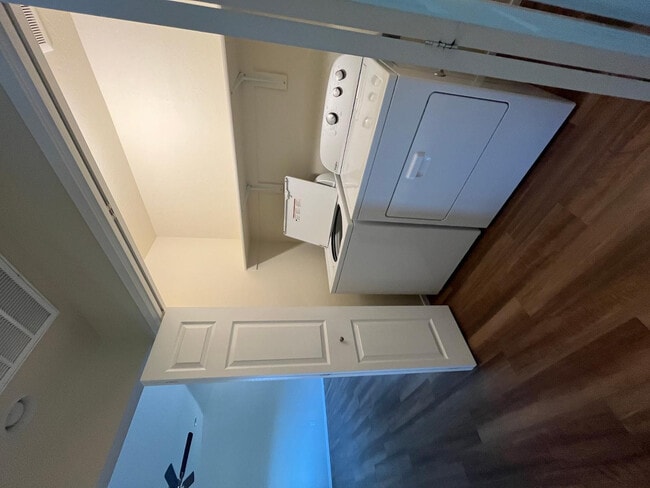 Photo - 357 Cliffs Pkwy Unidad Apt J