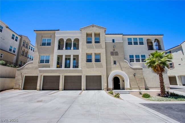 Building Photo - 2555 Hampton Rd Unit 11201