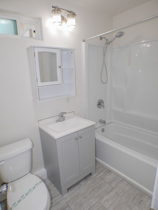 Photo - 1404-1406 Gowin St Unit 1406