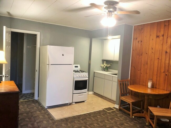 Building Photo - 321 S 8th St Unit 2 Rental