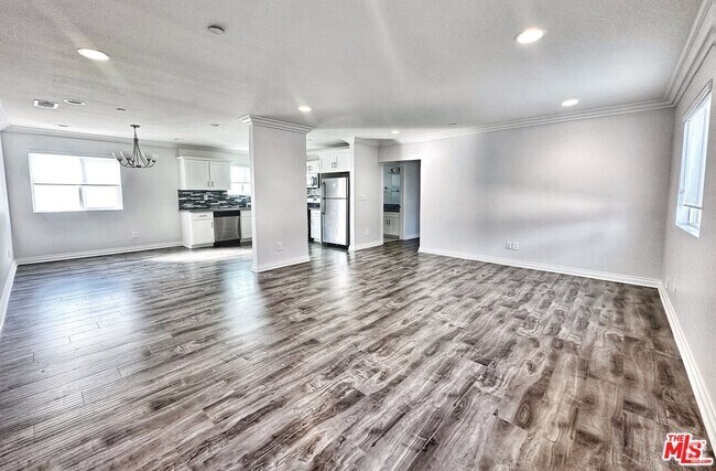 Building Photo - 4829 W 17th St Unit 1/1 Rental