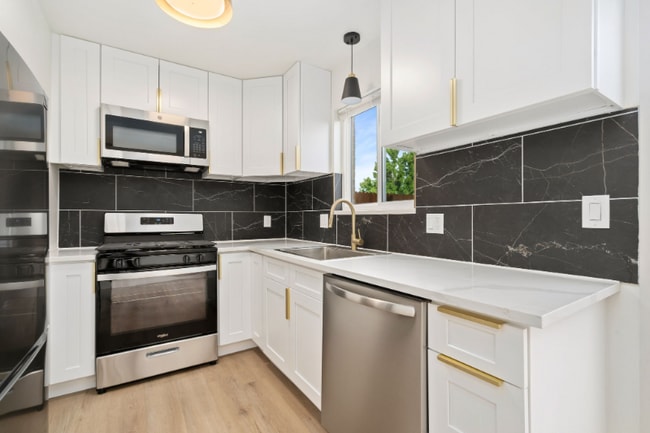 Building Photo - 1618 Banyan Dr Unit 1618 Banyan Dr #3 Rental