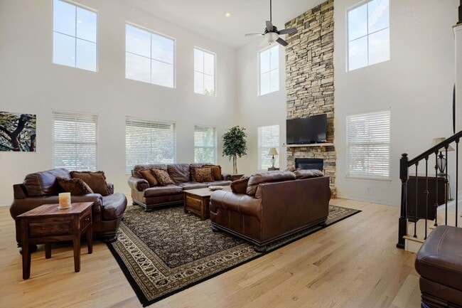Photo - 5 Bedroom 4.5 Bathroom House In Broomfield