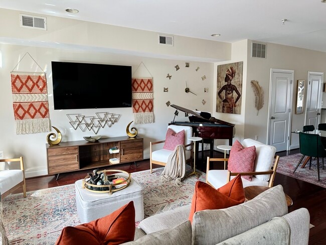 living room - 1332 Talbert Ct SE Condo Unit A