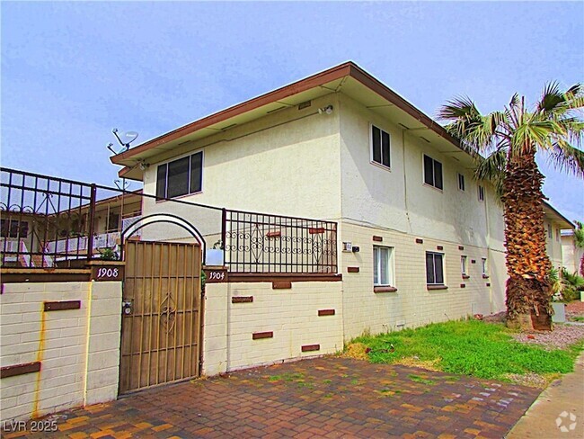Building Photo - 1908 Rexford Dr Unit 2 Rental