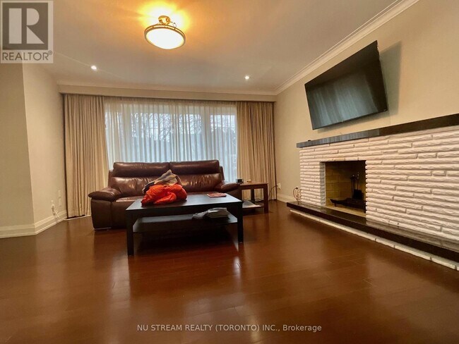 Photo - 260 Fisherville Rd