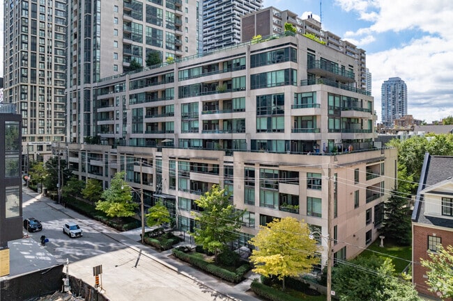 Building Photo - 220 Redpath Ave