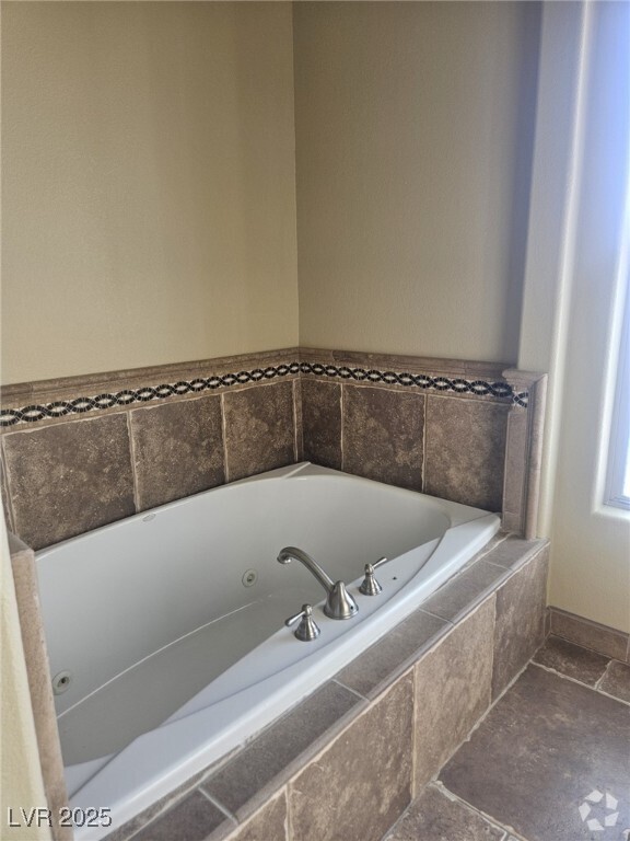 Building Photo - 32 Via Vasari Rental