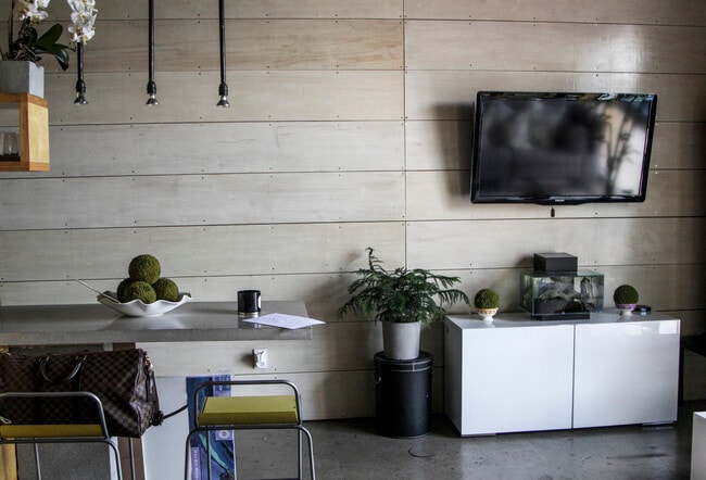 Photo - 270 Walnut St