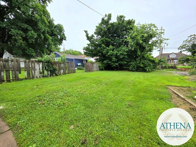 Photo - Charming 3 Bedroom / 1 Bath House with Original Hardwood Floors