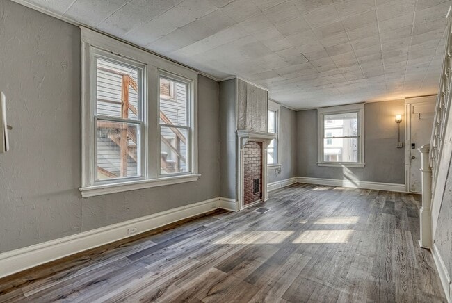 1945 North St