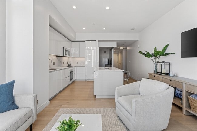 Photo - 133 Seaport Blvd Unit 510