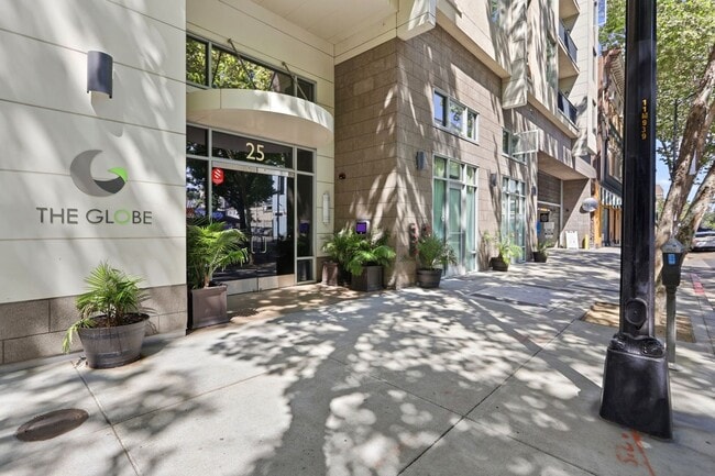 Photo - Downtown Living at its Best. Unidad 203