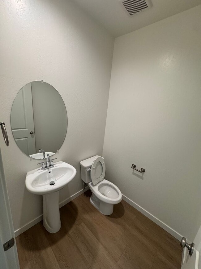 12714 Graham Ct