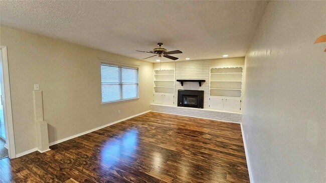 Photo - 1008 W Silver Meadow Dr