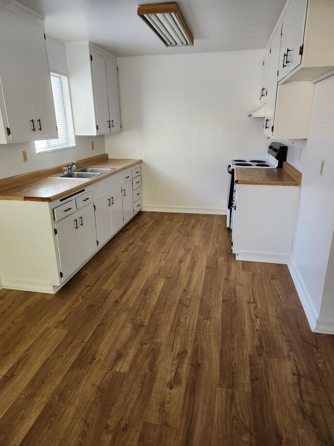 Photo - 1006 2nd St