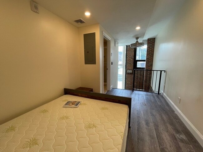 Photo - 1028 Commonwealth Ave Unidad 103