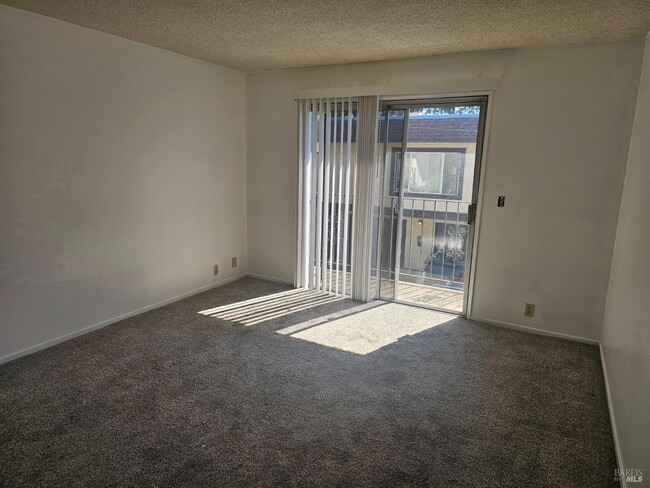 Photo - 2218 Clay St