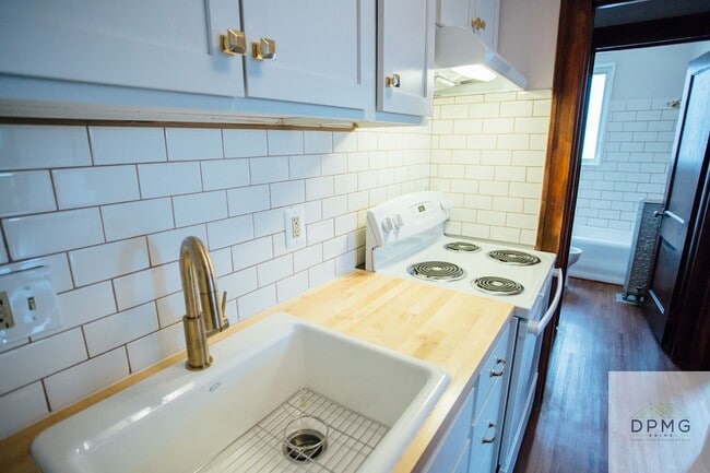 Building Photo - 117 S Hosmer St Unit 4