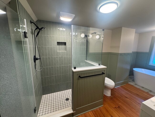 Photo - 3411 Henneberry Rd