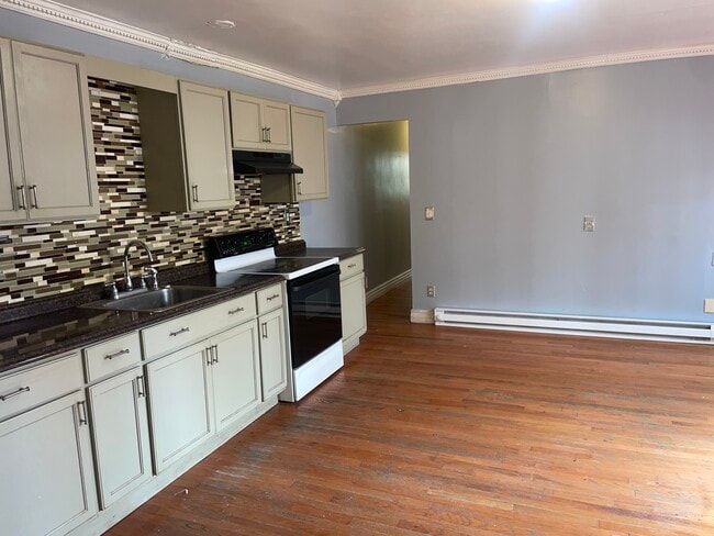 Photo - 232 W Oak St Unit #1