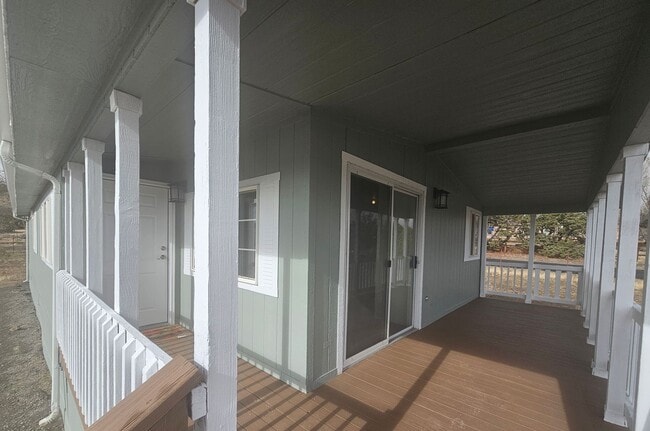 Photo - Like New 3 Bedroom On Acre Plus in Moundhouse